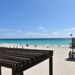 Quintas Del Lago Seaside Apartments